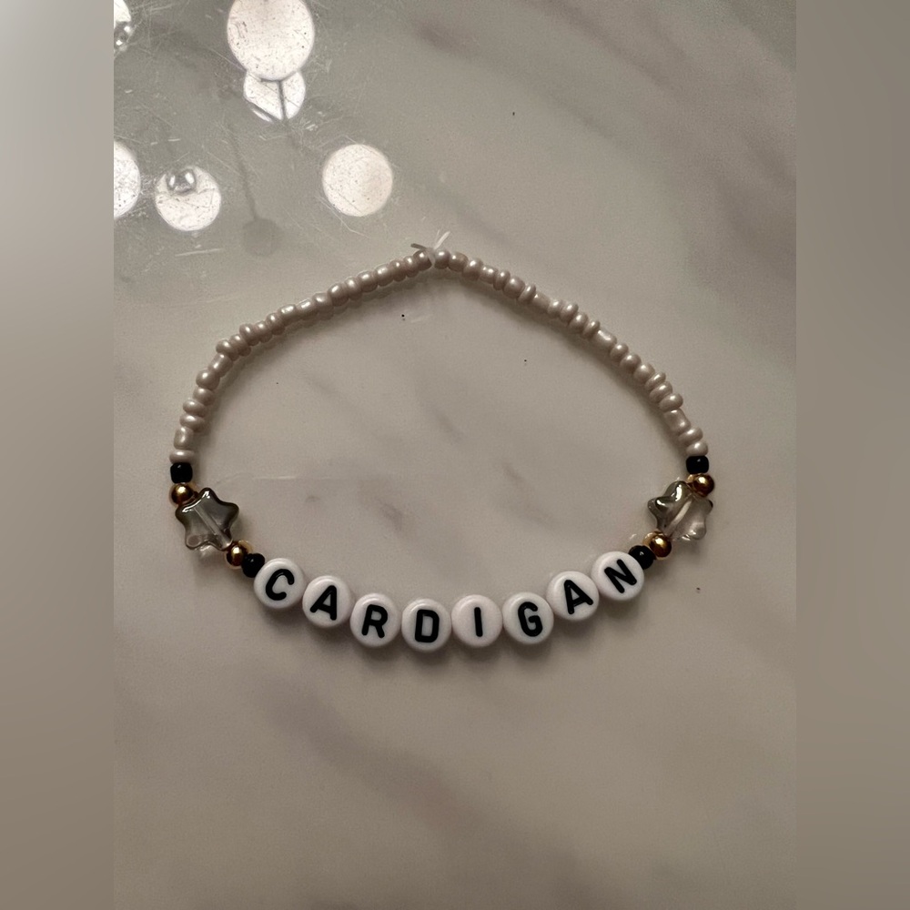 Cardigan friendship bracelet